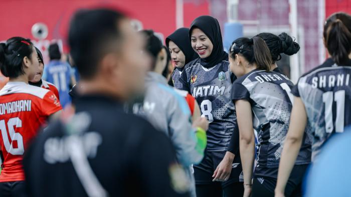 Momen-tersenyum-Megawati-Hangestri-saat-bertanding-di-ajang-Pekan-Olahraga-Nasional-PON.jpg