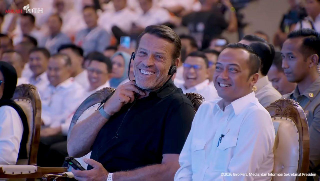 Motivator-Amerika-Serikat-Tony-Robbins-di-Konsolidasi-Nasional-Program-Makan-Bergizi-Gratis.jpg