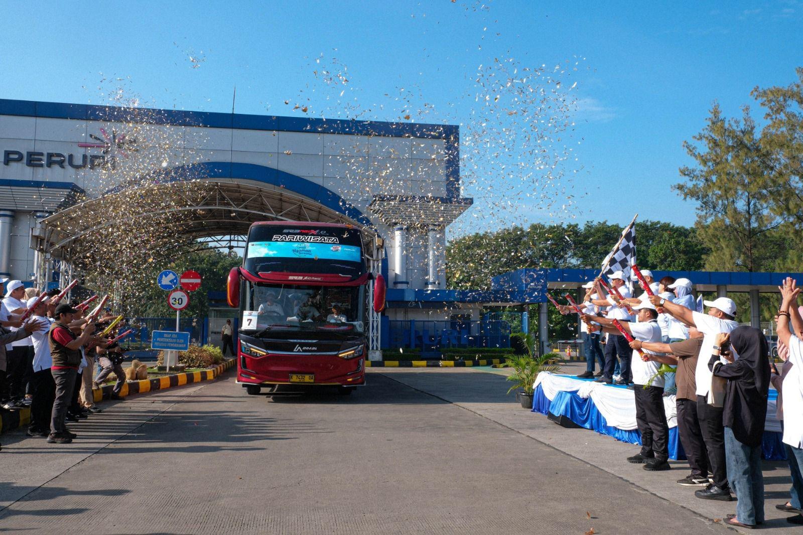 13 Bus Antarkan 500 Pemudik Peruri ke Semarang Solo dan Yogyakarta