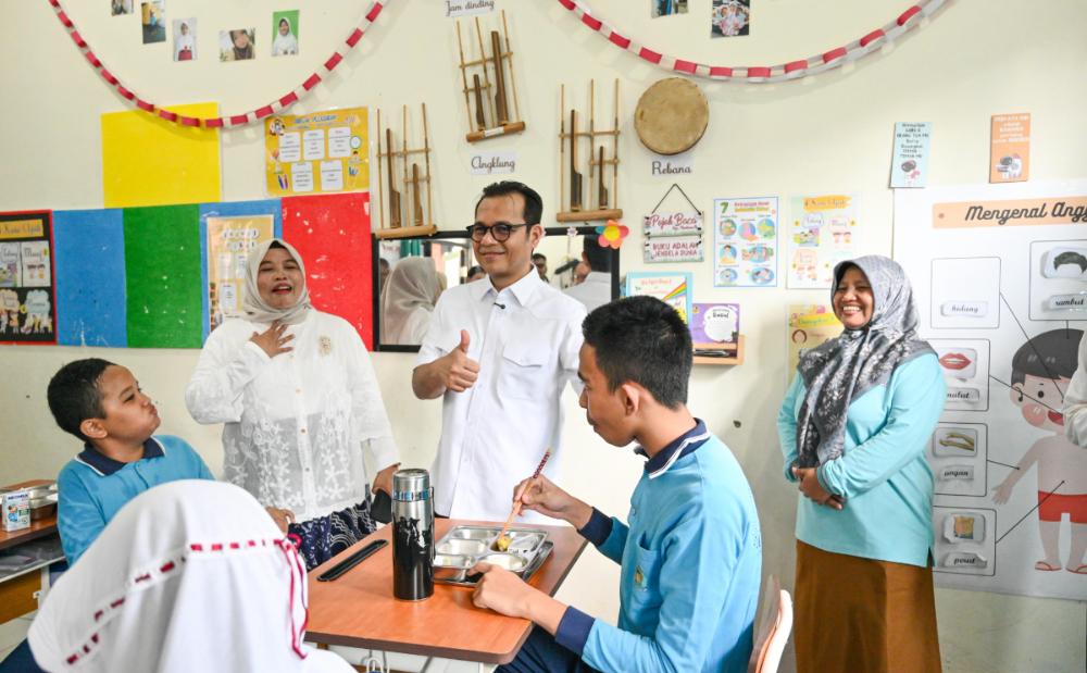 Wakil Menteri Komdigi Nezar Patria Pantau Dapur MBG Berbasis AI, Bisa Pantau Keamanan Makanan