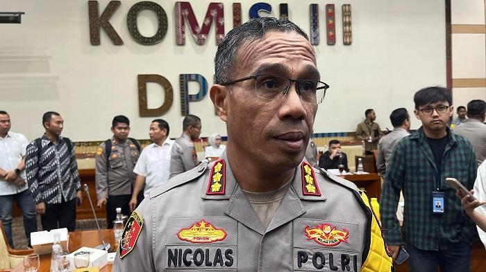 Nicolas-Ary-Lilipaly-memberikan-keterangan-terkait-dugaan.jpg