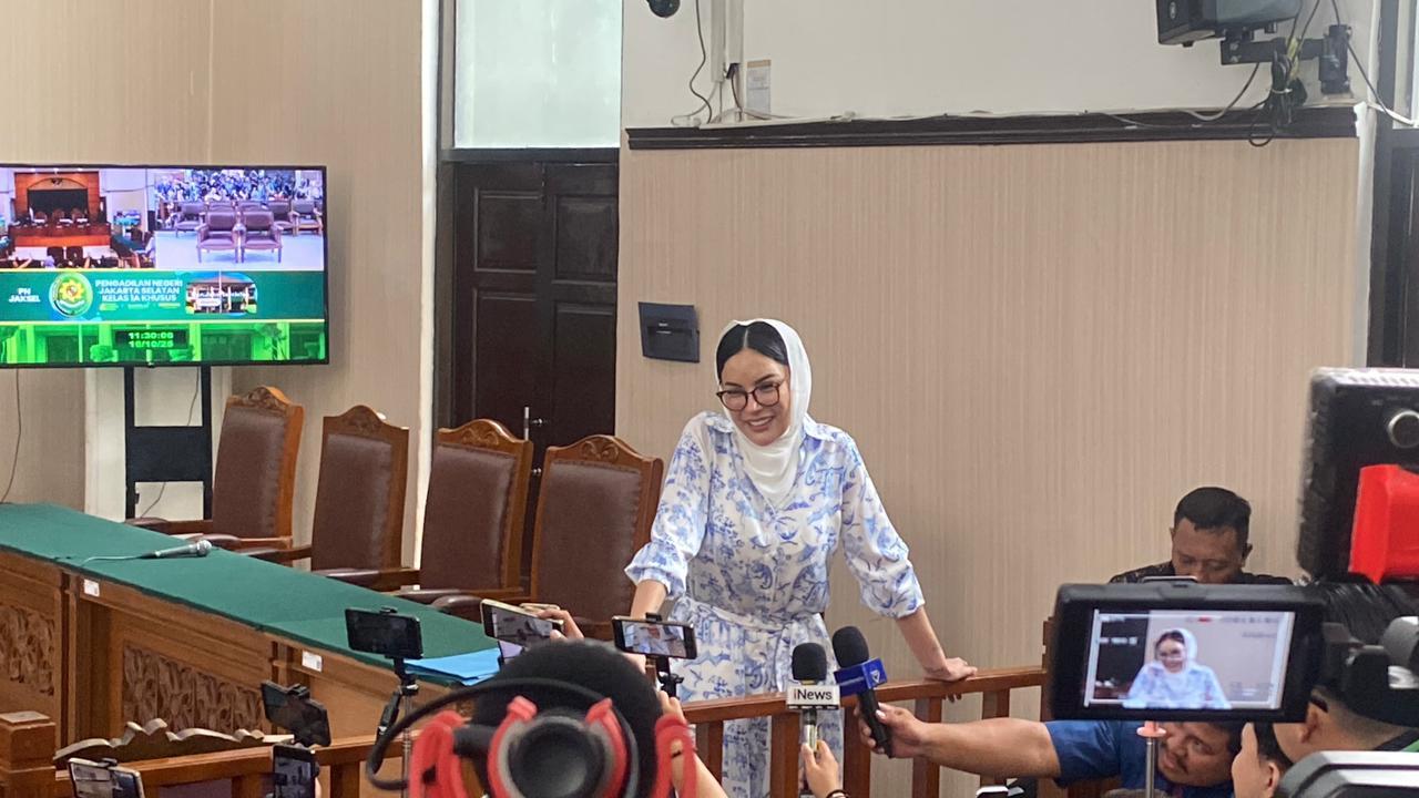 Nikita-Mirzani-berhijab.jpg