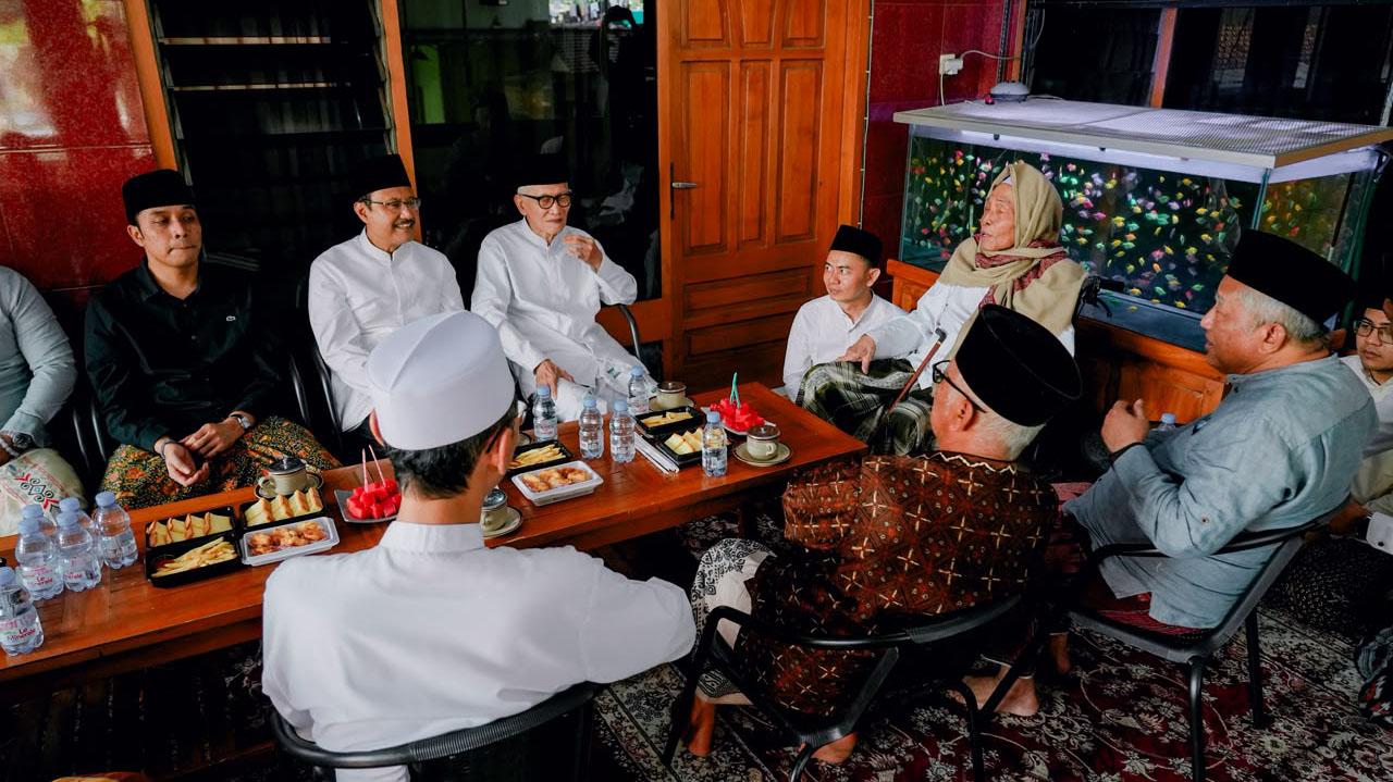 PBNU-Terima-Kasih-kepada-Ploso-Minta-Doa-Kiai-Huda-untuk-Munas-Konbes-2026.jpg