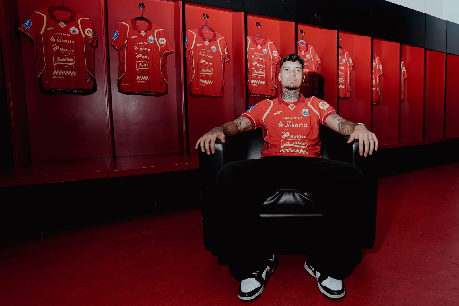 PEMAIN-BARU-Persija-Jakarta-resmi-mendatangkan-Shayne-Pattynama.jpg