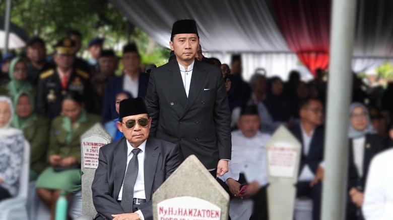 PEMAKAMAN-JUWONO-SUDARSONO.jpg