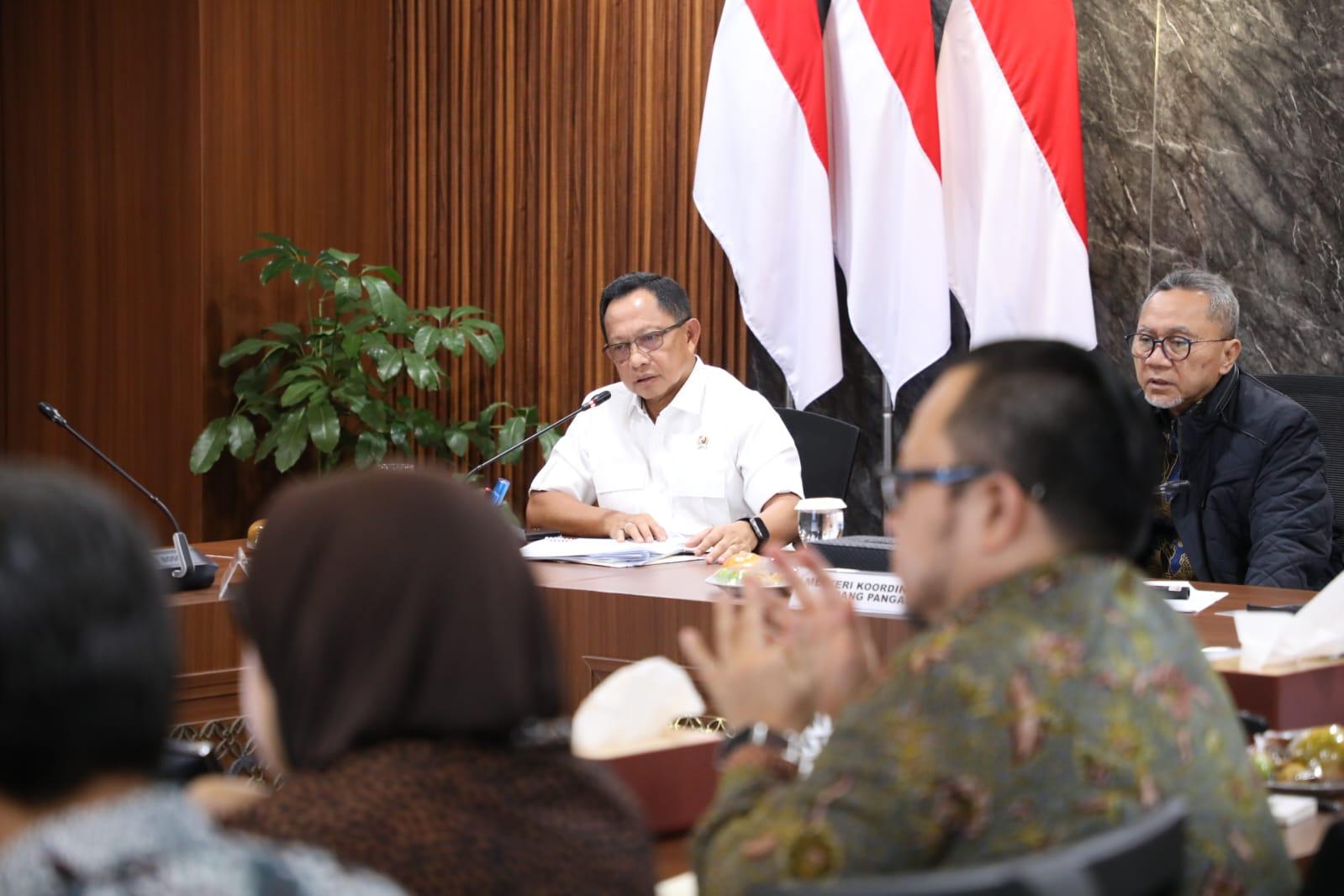 Ozarbayjon ayollari jinsiy aloqa O. Buzovadan blowjob