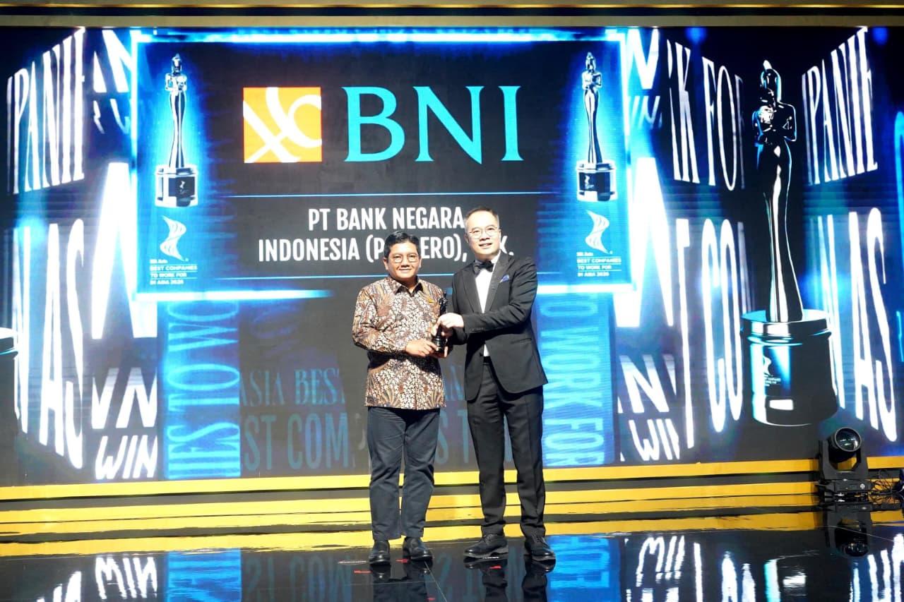 PENGHARGAAN-BERGENGSI-BNI.jpg