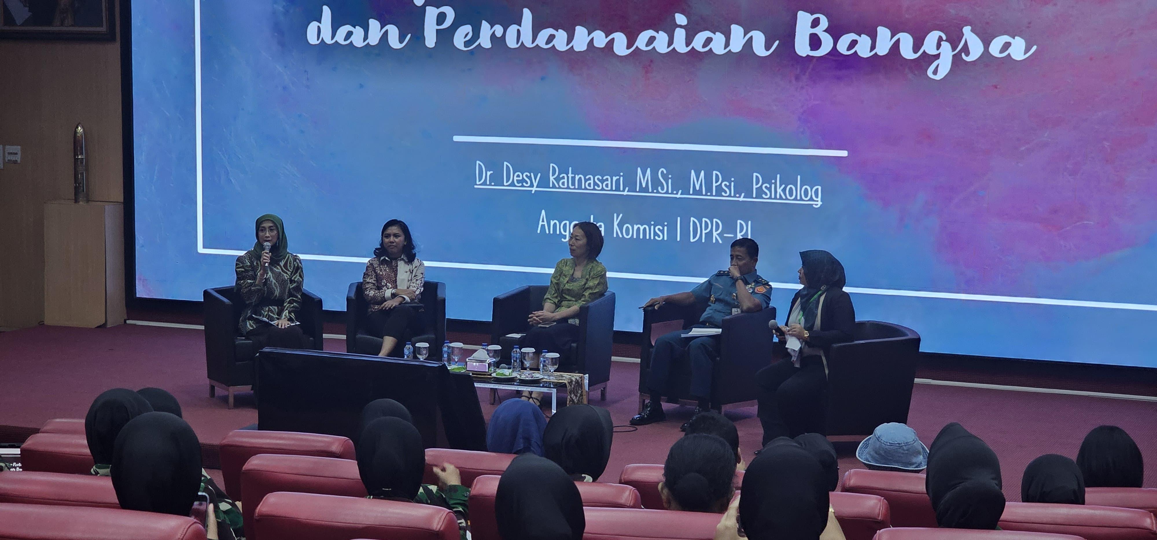 PERAN-PEREMPUAN-Seminar-Peran-Strategis-Sektor-Pertahanan.jpg