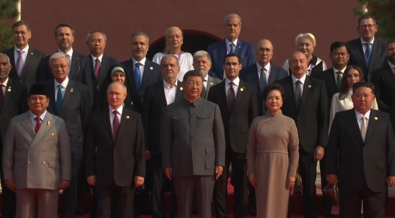 Dari Stabilitas Dalam Negeri ke Diplomasi Global: Membaca Kehadiran Prabowo ke China