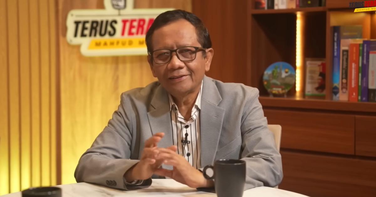 Pakar-Hukum-Tata-Negara-Mahfud-MD-soal-kasus-Bupati-Pati-Sudewo.jpg