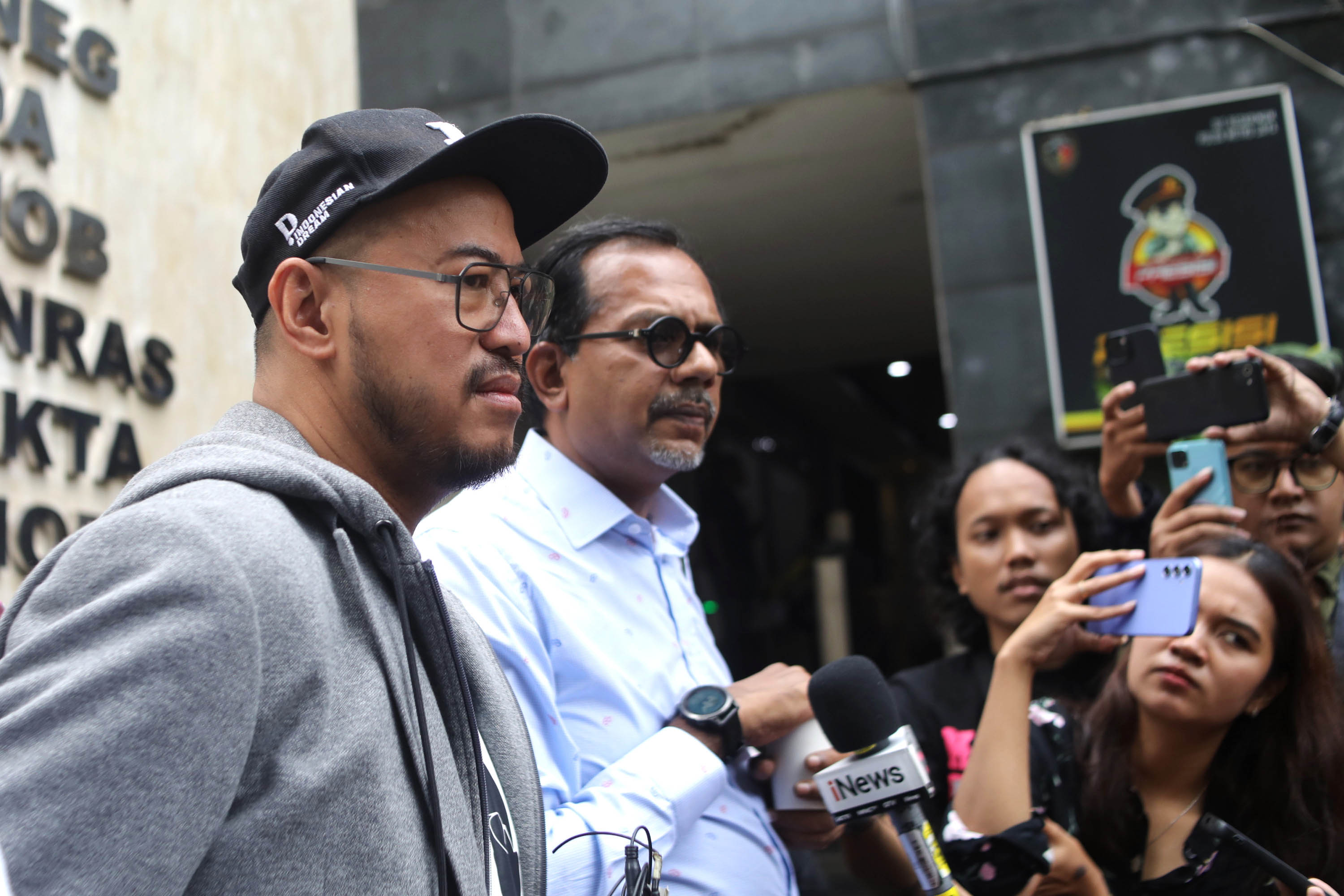 Pandji Pragiwaksono Janji Lebih Hati-Hati Menulis Materi untuk Stand Up Comedy