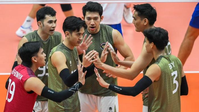 PERAYAAN POIN - Para pemain Timnas Voli Putra Indonesia melakukan perayaan setelah mencetak poin pada pertandingan melawan Vietnam pada semifinal SEA Games 2025 di Indoor Stadium Huamark, Sports Authority of Thailand, Bangkok, Kamis (18/12) sore WIB. Indonesia menang 3-2.