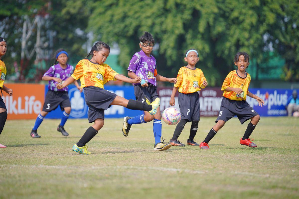 Partai-final-KU-10-MilkLife-Soccer-Challenge-Surabaya.jpg