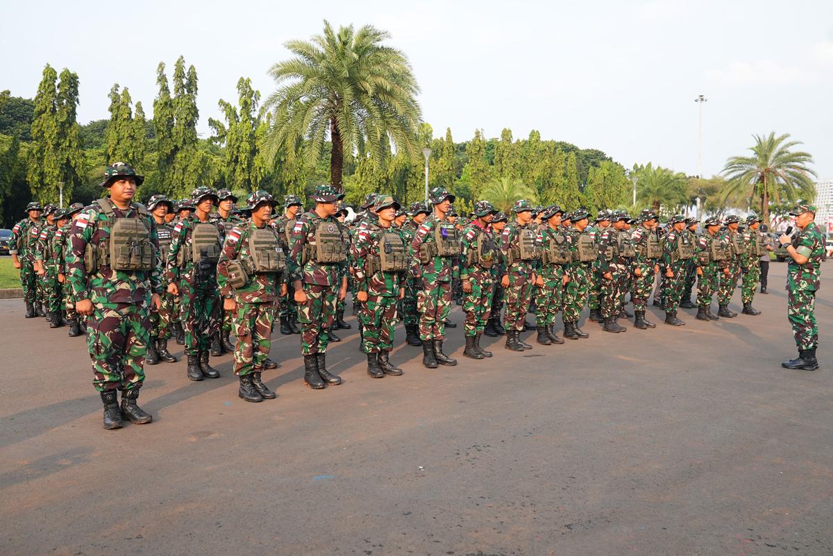 Patroli-skala-besar-TNI.jpg