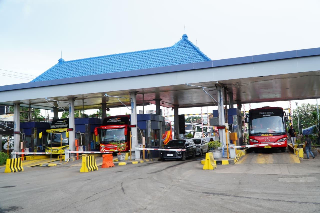 Kolaborasi ASDP dan Stakeholder Atasi Lonjakan Truk Logistik di Pelabuhan Ketapang