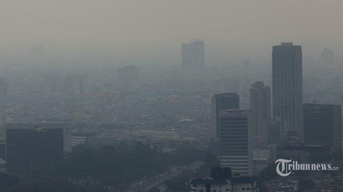 Pemandangan-gedung-bertingkat-di-Jakarta-diselimuti-asap-polusi-udara.jpg