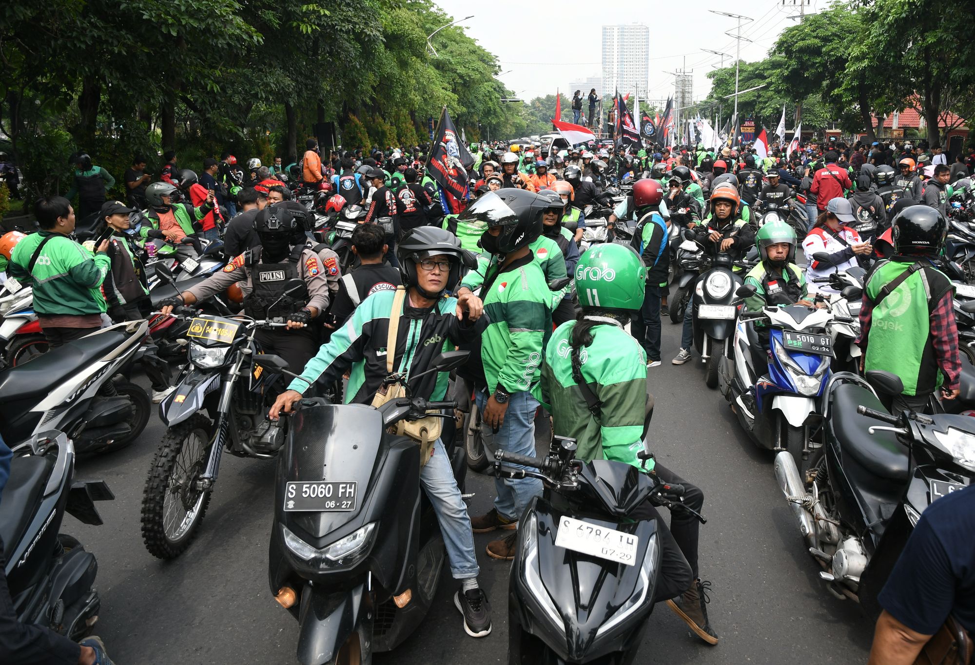 Pemkot-Surabaya-Tanggung-BPJS-Ojol_20250701_205605.jpg