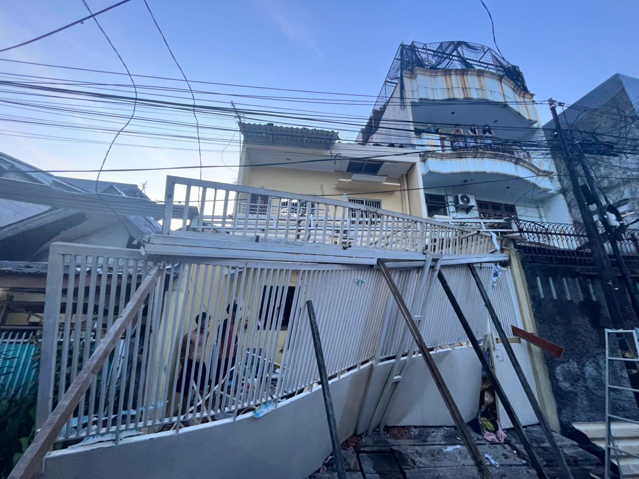Ledakan Tabung Gas Hancurkan Rumah Warga di Tambora Jakbar, Seorang Lansia Terluka
