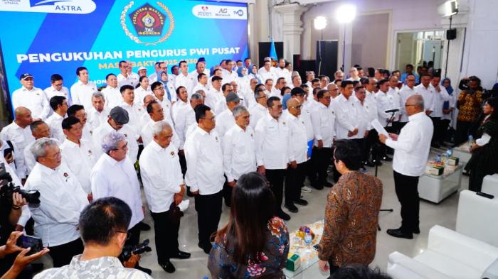 Sah, Pengurus PWI Pusat Periode 2025-2030 Resmi Dikukuhkan di Monumen Pers Solo