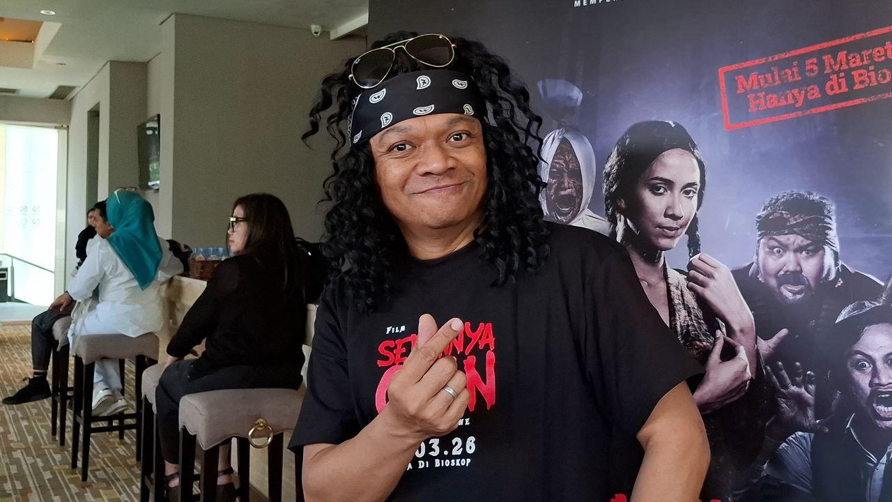 Biasa Pegang Mic, Candil Eks Serieus Band ‘Dipermak’ Jadi Dukun Nyentrik: Mukanya Galak Tapi Lucu