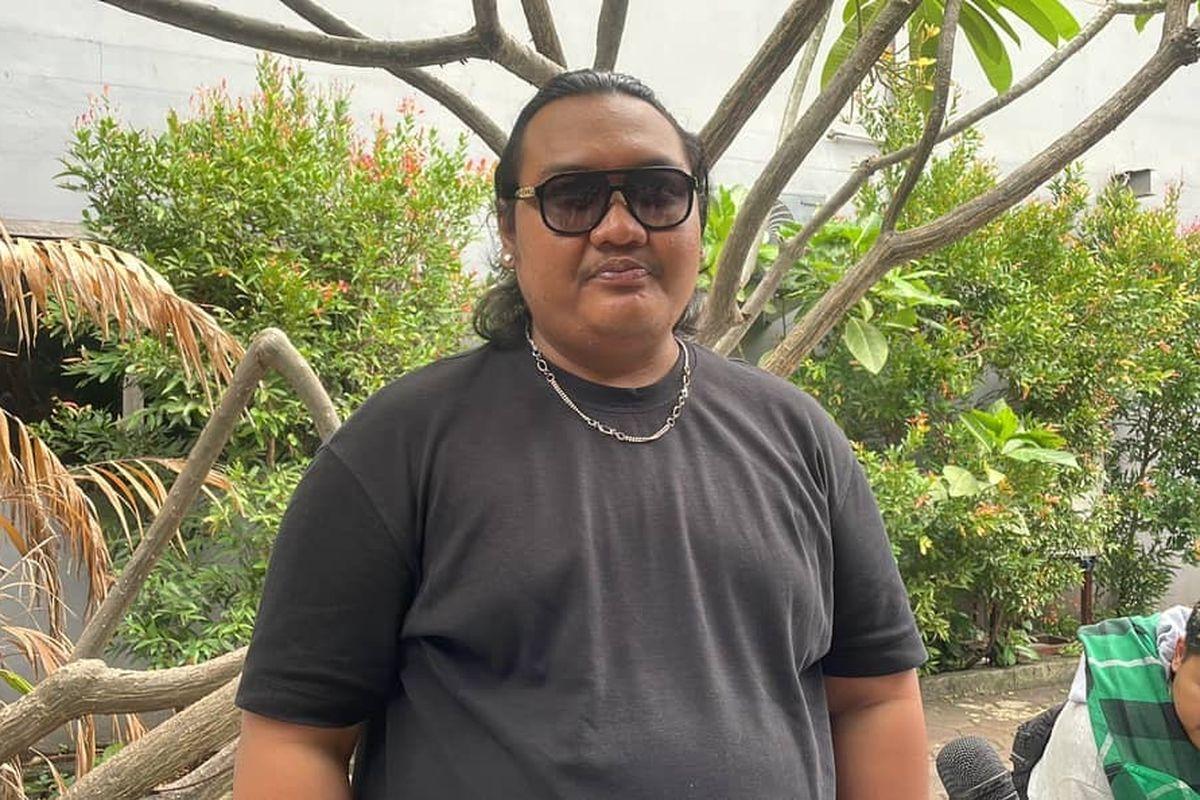 Penyanyi-Helarius-Daru-Indrajaya-atau-Ndarboy-Genk.jpg