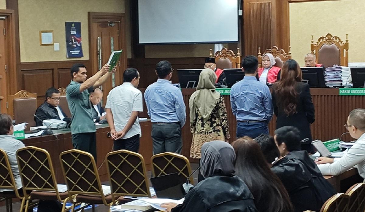 Persidangan-perkara-dugaan-korupsi-tata-kelola-minyak-mentah.jpg