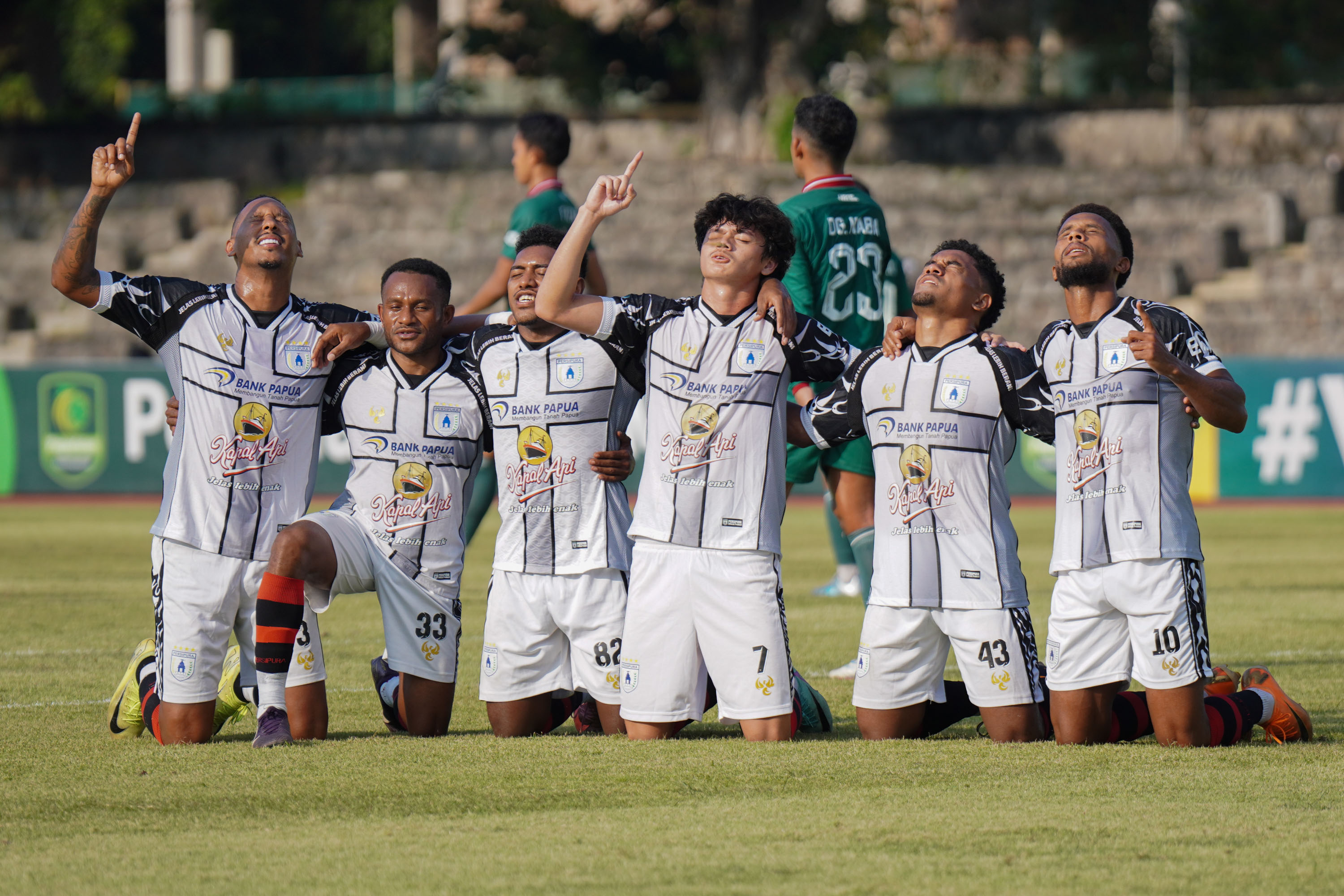 Persipal-FC-vs-Persipura_20260426_185416.jpg
