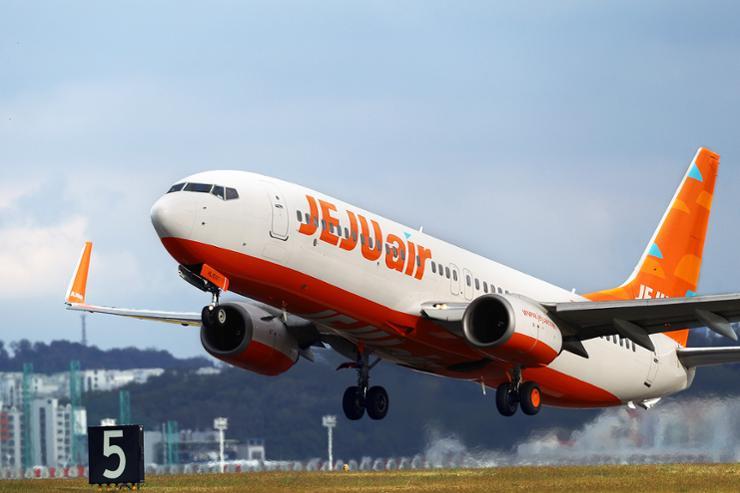 Pesawat-Jeju-Air-lepas-landas.jpg