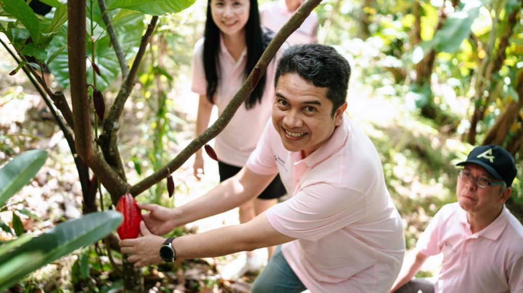 Dorong Adopsi Teknologi, Atome Modernisasi Proses Kerja Petani Kakao di Daerah 3T