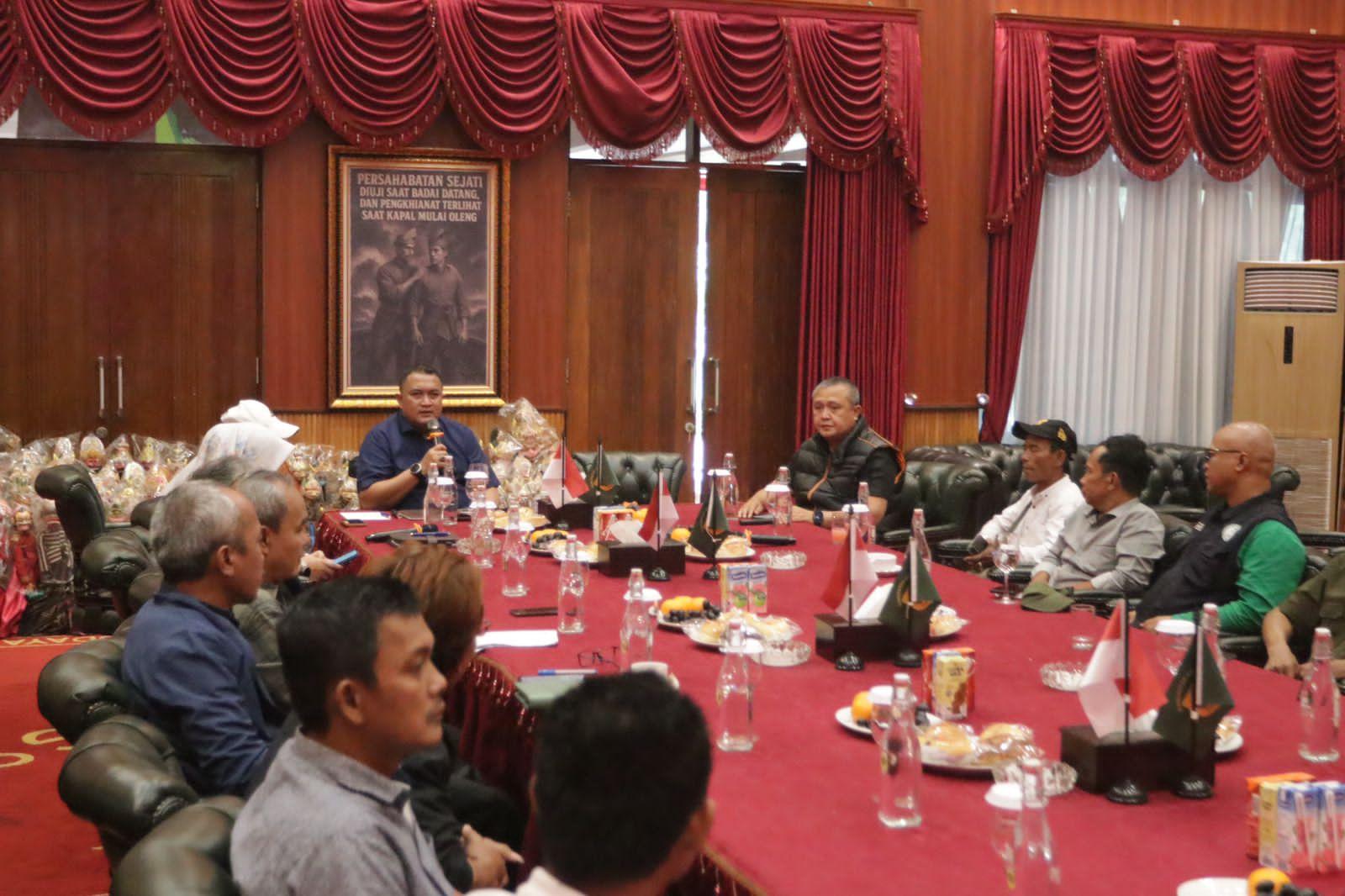 Petani-Tanaman-Buah-dan-Hias-Puji-Dukungan-Rudy-Susmanto-Lewat-Kebijakan-Pasar-Petani-Garuda.jpg