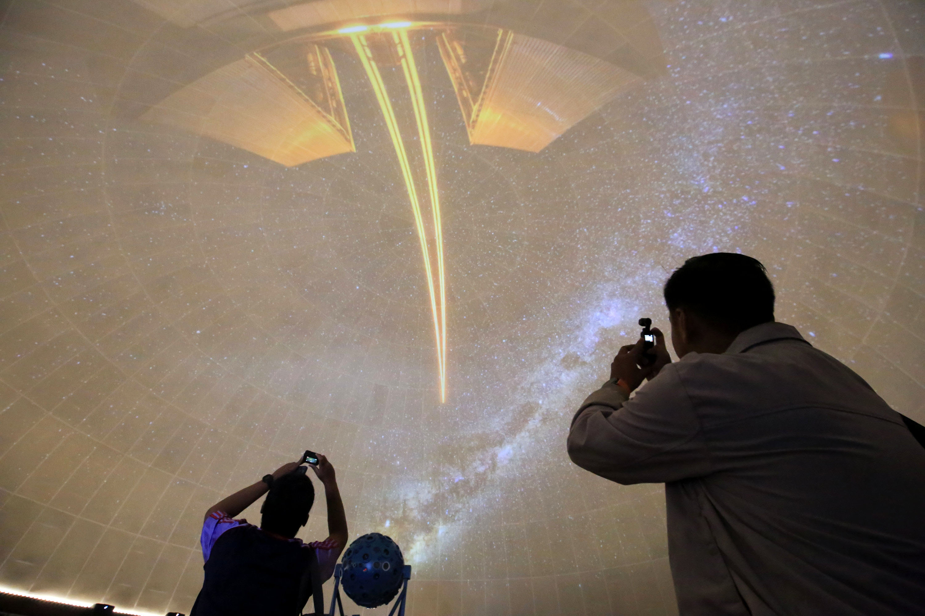 Tiket Planetarium Jakarta Jadi Rebutan, Ada Calo Beraksi, Pemprov DKI Putuskan Pembelian Offline