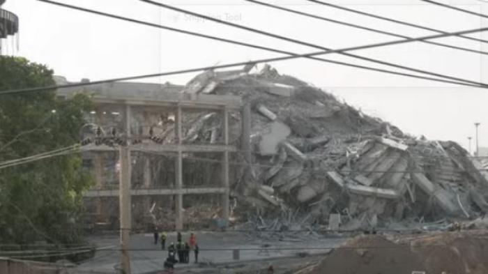 Polisi-Bangkok-mengatakan-sebuah-gedung-tinggi-yang-sedang-dibangun-runtuh-akibat-gempa-Myanmar.jpg