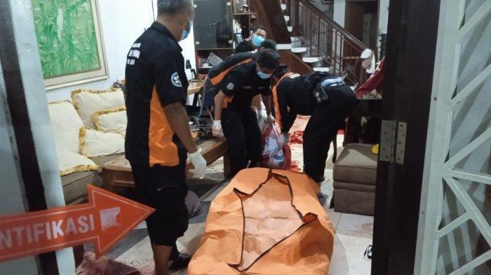 Polisi-melakukan-cek-TKP-kasus-anak-di-bawvv.jpg