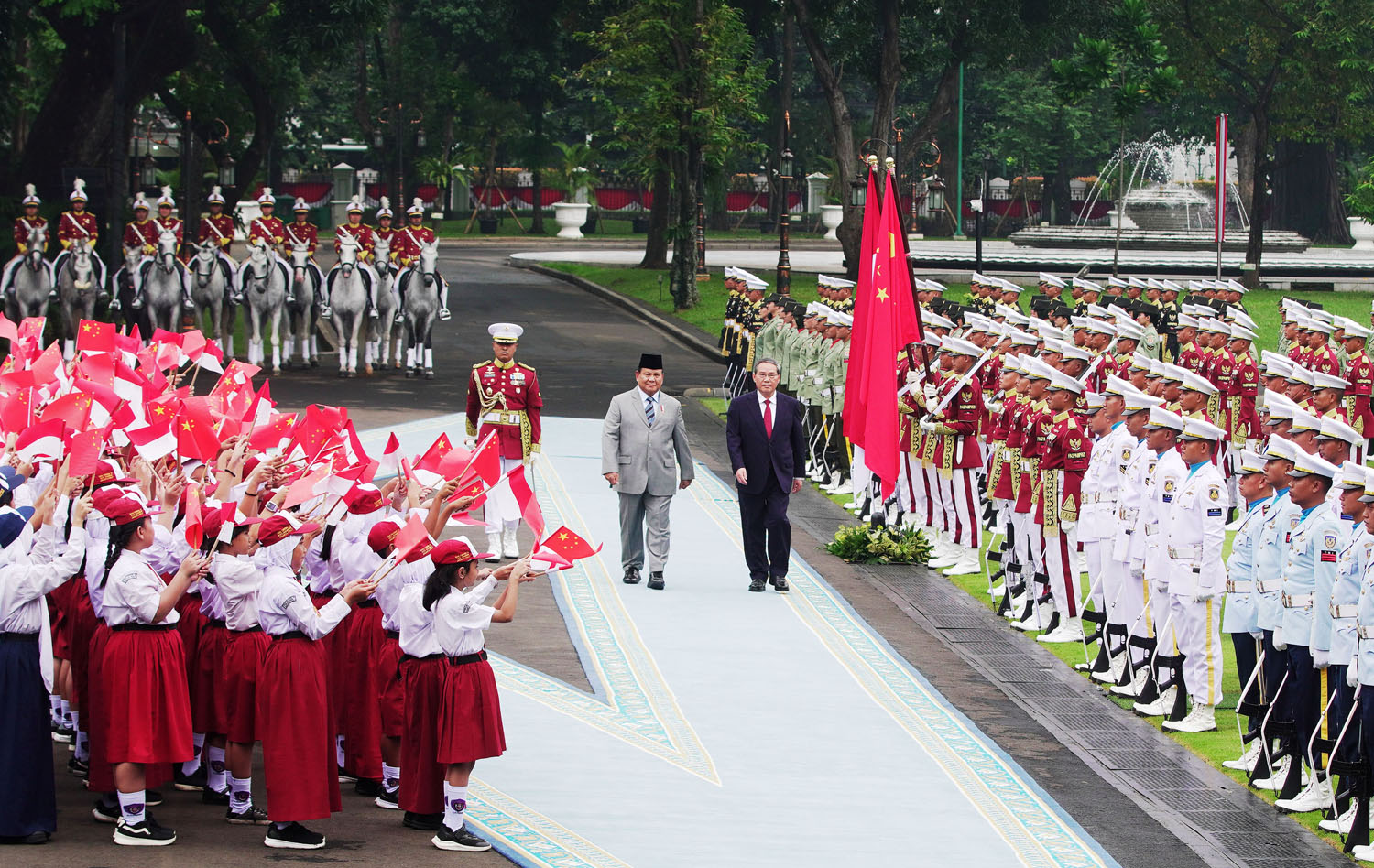 Prabowo-Sambut-Kedatangan-PM-RTT-di-Istana_20250525_144843.jpg