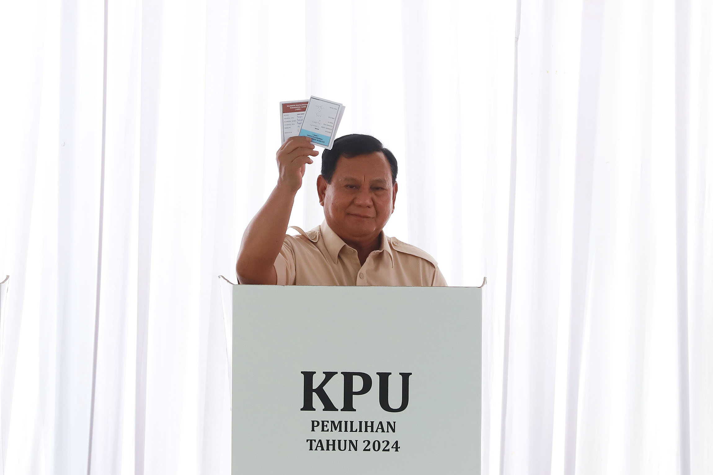 VIDEO Momen Prabowo Mencoblos di TPS 08 Bojongkoneng: Pesannya, Yang Menang Jadi Pemimpin Semua