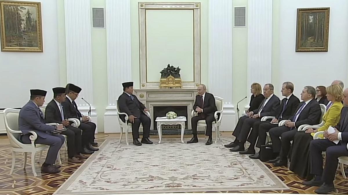 Presiden-Prabowo-Subianto-bertemu-dengan-Presiden-Vladimir-Putin-21029.jpg