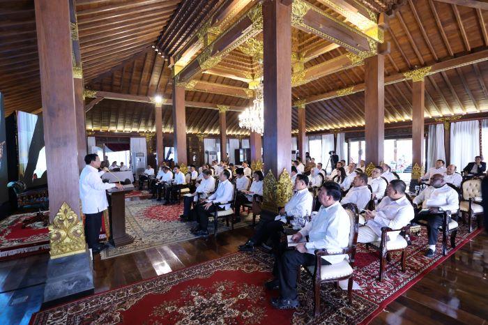 Presiden-RI-terpilih-Prabowo-Subianto-mengumpulkan-para-calon-anggota-kabinet.jpg