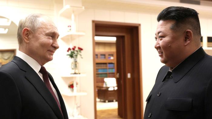 Presiden-Rusia-Vladimir-Putin-Pemimpin-Korea-Utara-Kim-Jong-Un-134135151.jpg