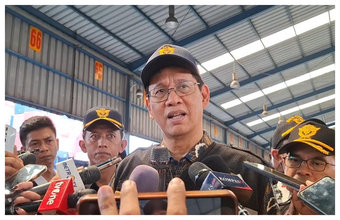Purbaya-Yudhi-Sadewa-cek-barang-impor-di-Pelabuhan.jpg
