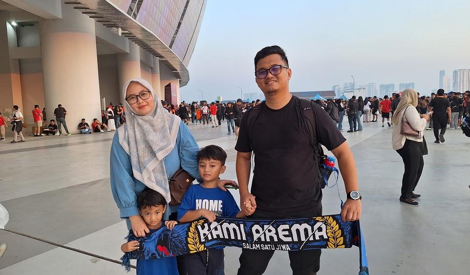 Putra-Suporter-Arema-FC-turut-bawa.jpg