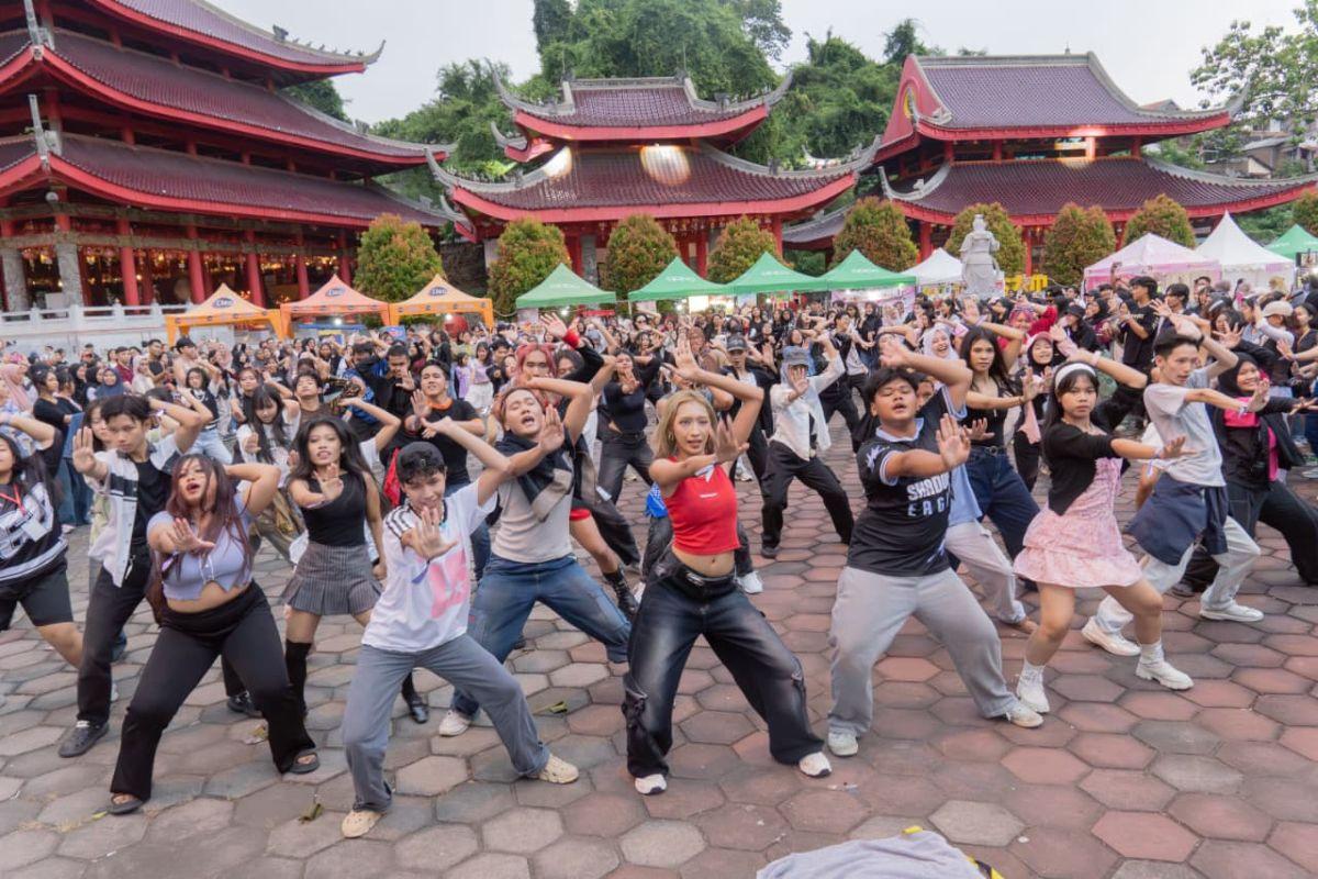 Ribuan K-Popers Ikuti Random Play Dance di Semarang Raih Rekor MURI  