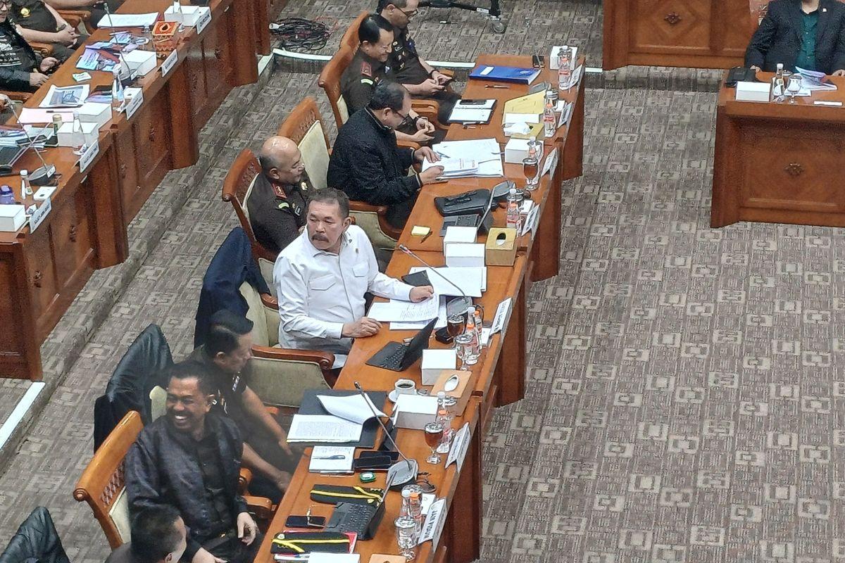 Rapat-Kerja-Komisi-III-DPR-dengan-Jaks.jpg