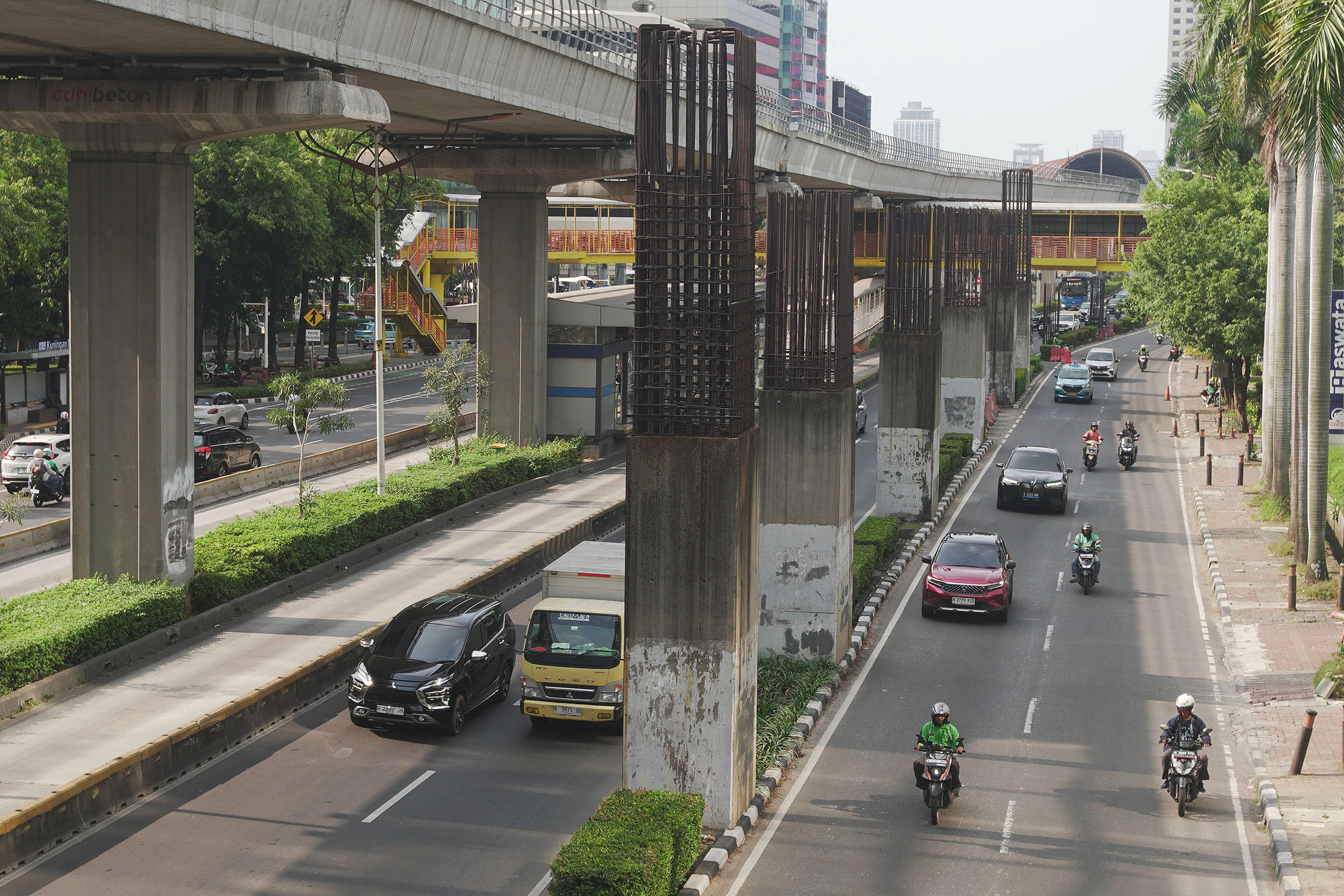 Rencana-Pemprov-DKI-Bongkar-Tiang-Monorel-Mangkrak_20251016_083127.jpg