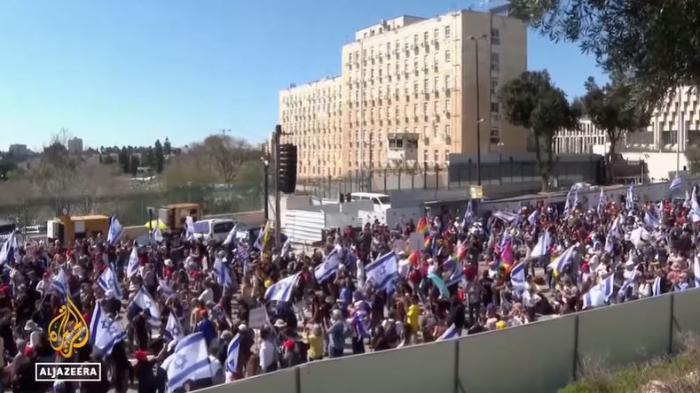 Ribuan-warga-Israel-berbaris-menuju-kantor-Perdana-Menteri-Benjamin-Netanyahu-di-Yerusalem-Barat.jpg