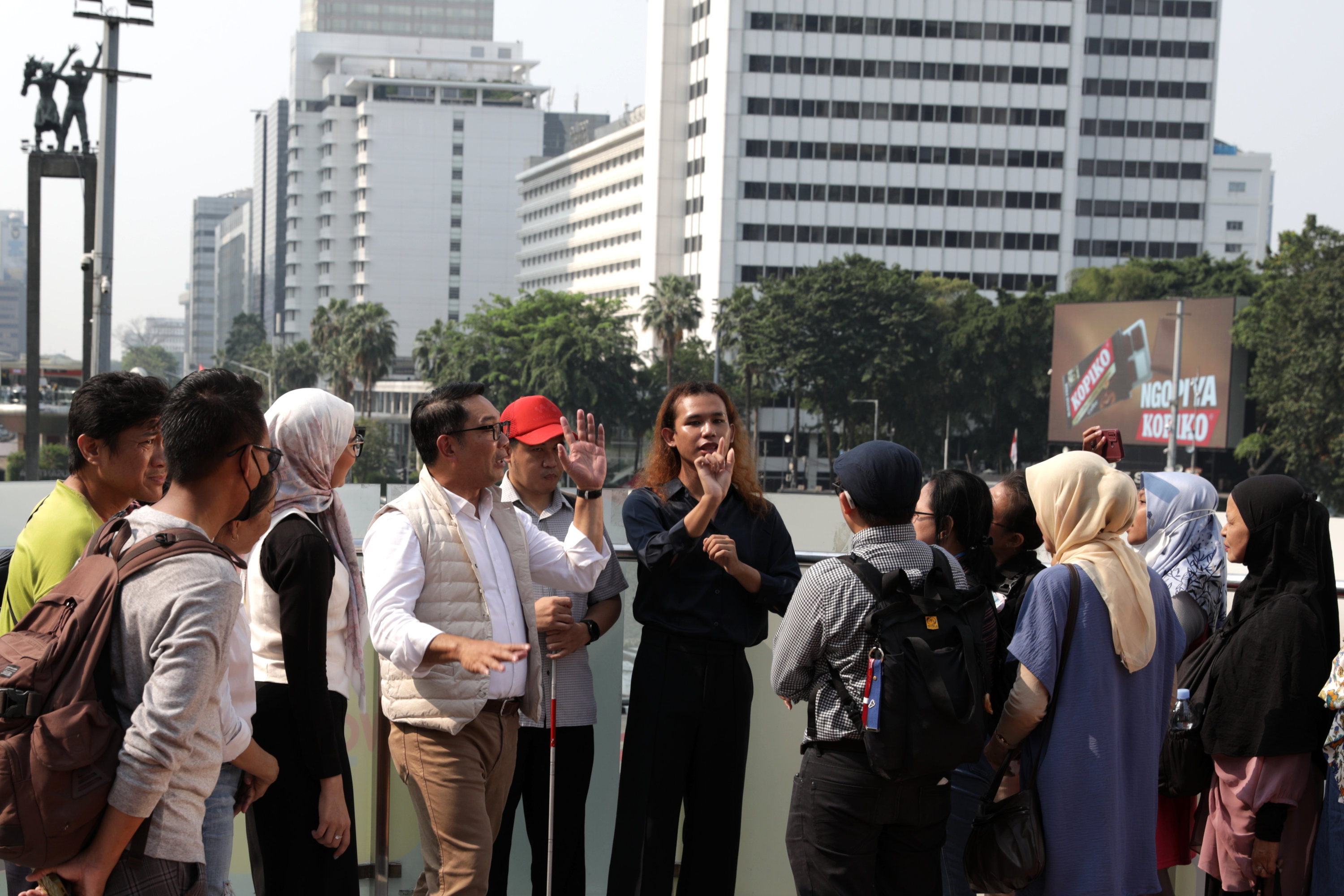 Ridwan-Kamil-Bertemu-Teman-Disabilitas_20240913_190012.jpg