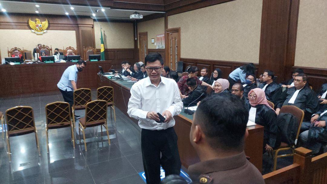 Ronald-Tannur-terpidana-kasus-pembunuhan-Dini-Sera-di-sidang-kasus-suap-hakim.jpg