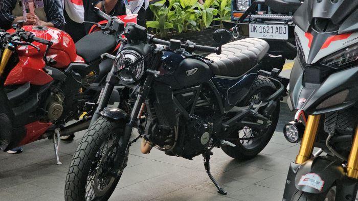 SCRAMBLER-DUCATI-Scrambler-Ducati-yang-dibelikan-oleh-Irvian-Bobby.jpg