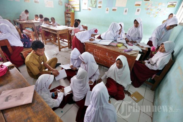 SISWA-SD-BELAJAR-9.jpg