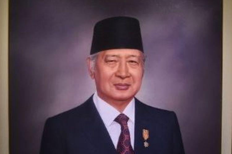SOEHARTO-PRESIDEN-KEDUA-RI-3e4qafasdf.jpg