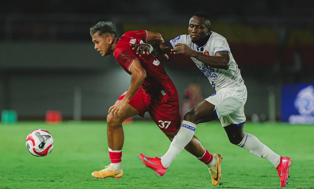 Salah-satu-aksi-duel-Persis-Solo-vs-Persijap-Jepara-di-Super-League.jpg